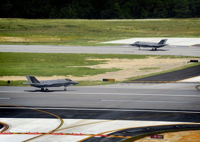 Trong năm nay 2011, dự kiến Căn cứ không quân Eglin sẽ còn được tiếp nhận thêm nhiều chiếc siêu tiêm kích F-35 nữa để đưa vào biên chế cho các phi đội.